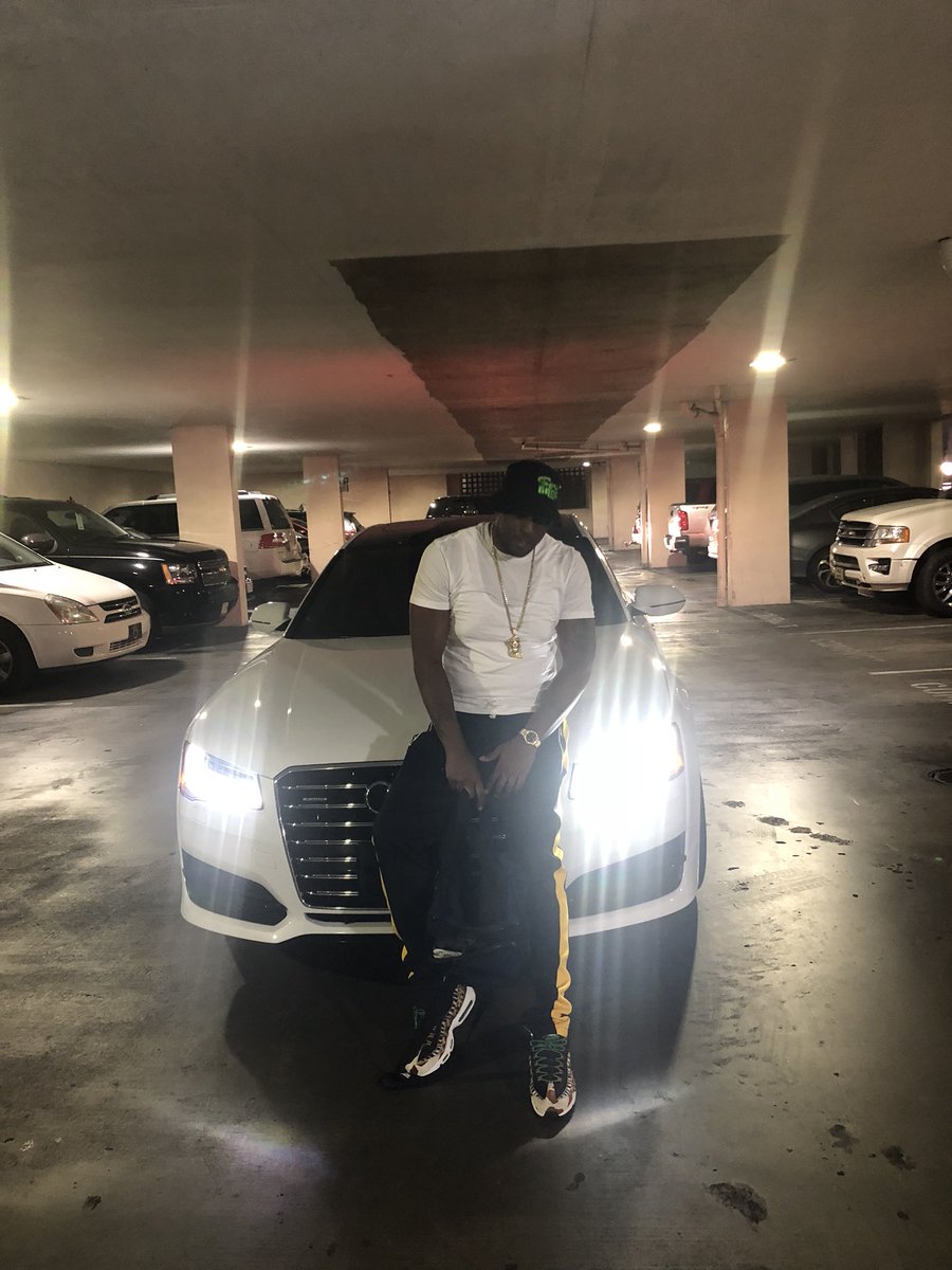 THEREALGODKAIN's tweet photo. TRIPLE BEAM MoNEY โ๏ธ
GOT ME KILLING THINGS
HOMMIE
#BEENGETTINGMONEY ๐ฐ
#THEQUEENSWAY
#QGTM
#NEWCAROLINA
#SouRGANG ๐คง https://t.co/XkGIh5JJXF