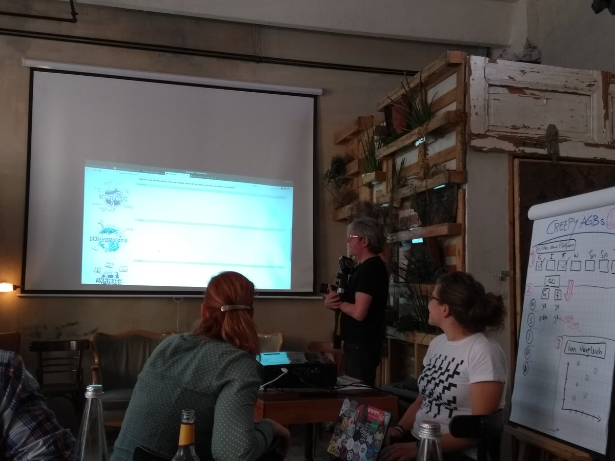 demokratielabs's tweet photo. Wow, wir sind begeistert, was bei unserer #DataExpedition in nur 2 Tagen herausgekommen ist: Eine tolle interaktive Karte zur #Fördermittelvergabe in Deutschland & eine kleine Webapp zum Thema #Datenschutz auf #SocialMedia https://t.co/24La8Cdw2E