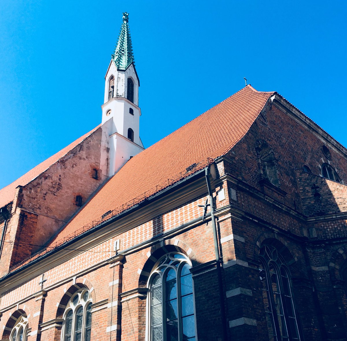 samueljfry's tweet photo. Hanging out in #Riga, #Latvia, for a stag do. Eating black (cherry) ice cream. #tryingnottospill https://t.co/p0pb3l1nAp