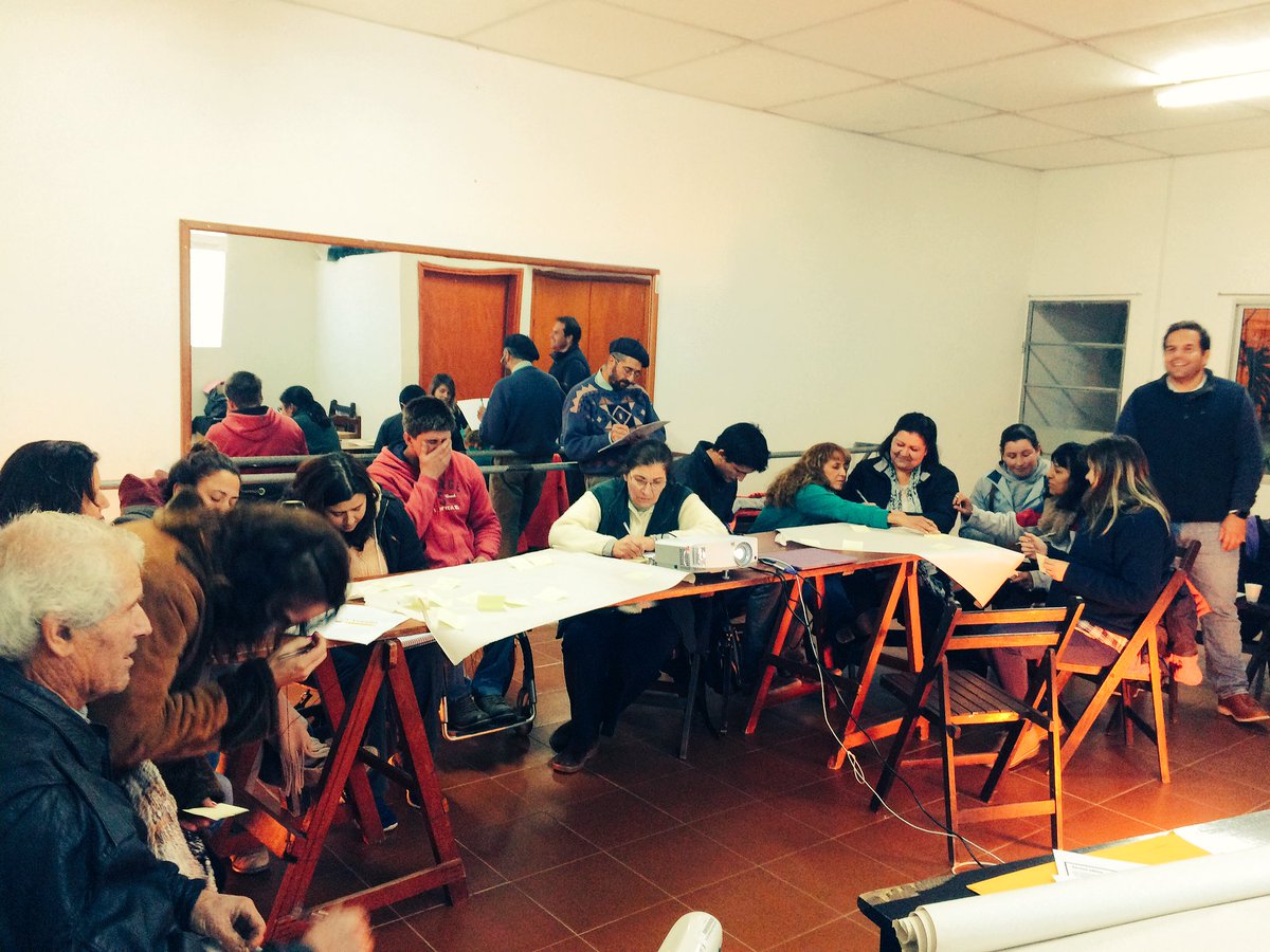 varelaemprende's tweet photo. Varela Emprende comienza su actividad en la Ciudad de Jose Pedro Varela en Lavalleja.
El objetivo 🎯?  Generar capacidades locales emprendedoras que potencien el desarrollo de la ciudad 🚀🇺🇾 #tallerIdeasEmprendedoras #VarelaEmprende @oliversocas @InnovALuy @ANDEUruguay https://t.co/OscV32mMxC