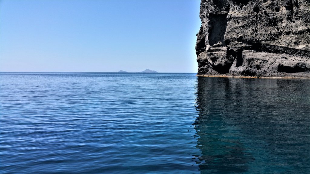 diving_seals's tweet photo. can't wait to #explore 🕵🏼 what's underneath the surface..! 🌊💦 follow @diving_seals and discover a new world!
#sealsdivingcenter #scubadiving #divinglife #sea🌊 #water #explorescubadiving  #picoftheday📷 #padi #paditv #visitgreece #Greece🇬🇷 https://t.co/kinAjd7kBa