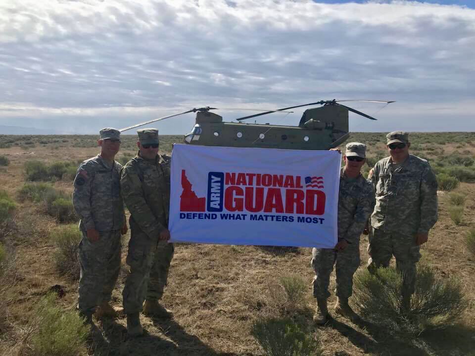 IDArmyNationalG's tweet image. Yesterday, 4 Soldiers chose to extend their service in the Idaho Army National Guard! After their re-enlistment ceremony they were treated to a CH-47 Chinook Helicopter flight! Thank you for your continued service TROOPS! #ReEnlist #IDARNG #20kBonus #defendwhatmattersmost
