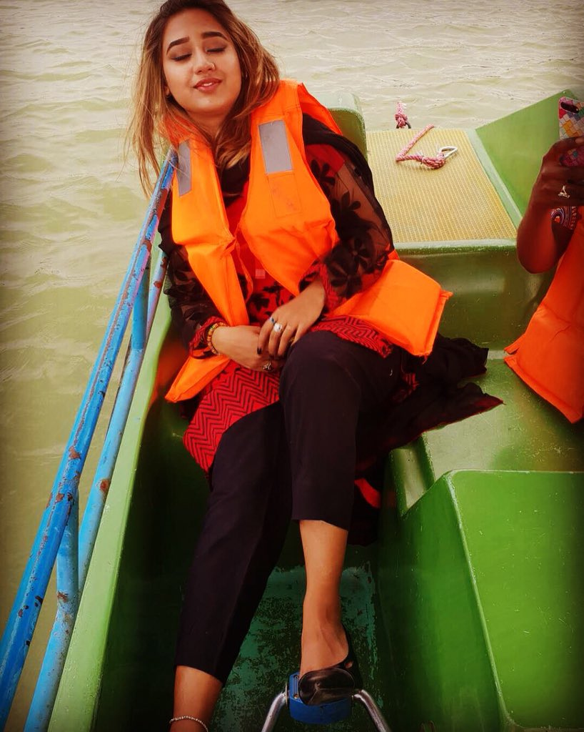 roseychim875's tweet photo. 5 minutes into paddling got me like... #JustEidThings #BeilingPark https://t.co/adH1ov7AHh