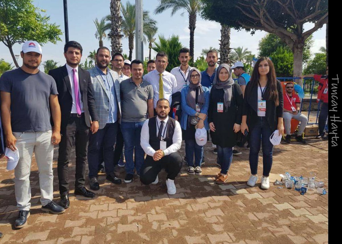 tuncayhayta's tweet photo. AK Parti Muratpaşa İlçe Başkanlığı Ana Kademe, Gençlik Kolları ve Kadın Kolları ile birlikte REİSinin yanında
#AntalyaVakti
#DevamDevamDevam
@MevlutCavusoglu
@ethemtas
@Dralparslanbeln
@ak_muratpasa @avmustafakose @gokcenenc07 @07ibrahimaydin @senanurcelikfan @atayuslu @TOzcay https://t.co/A8fOyAT9Fl