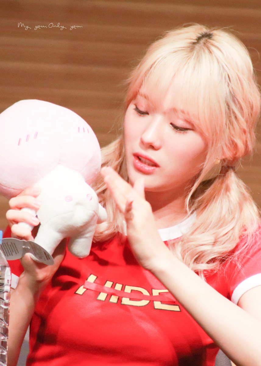 MyouOnlyou's tweet photo. 170715 동서울아트홀 팬사인회
#우주소녀 #WJSN #루다 #Luda @WJSN_Cosmic https://t.co/iLOPSkLOQv