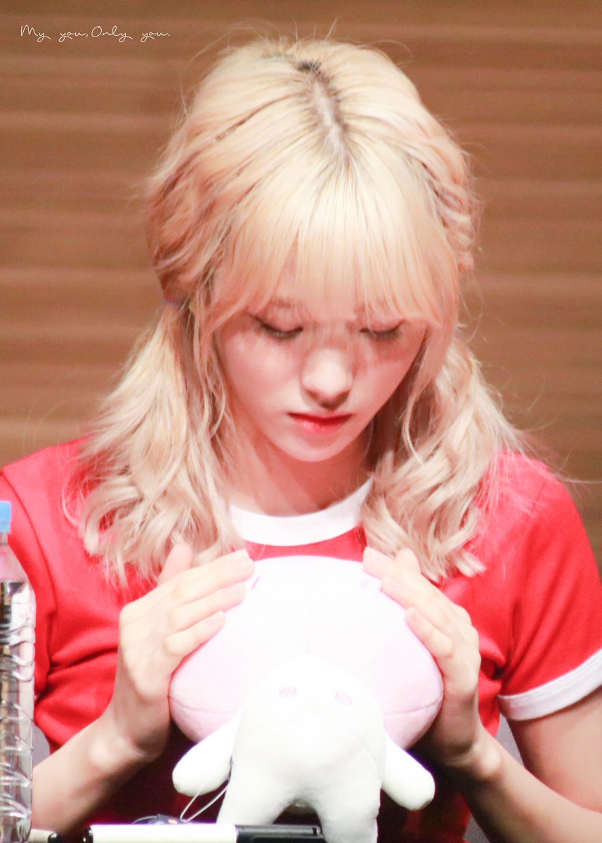 MyouOnlyou's tweet photo. 170715 동서울아트홀 팬사인회
#우주소녀 #WJSN #루다 #Luda @WJSN_Cosmic https://t.co/iLOPSkLOQv