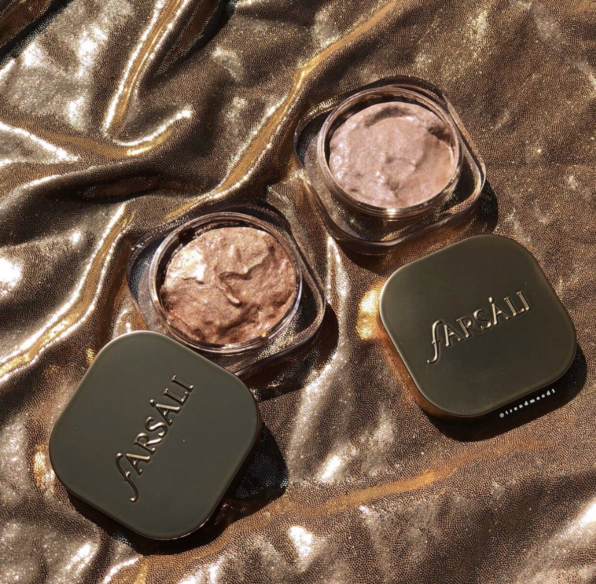 Trendmood's tweet photo. Available Now! 🚨 ✨ LINK ▶️ https://t.co/ESHOJ005Pa Online @Sephora 2 NEW @farsalicare #JellyBeam shades ✨💛 
🌞 #RoseGoals - rose gold 💖 #GlowUp -  champagne pink with a magenta micro-fine glitter https://t.co/sIAhVdEBIa