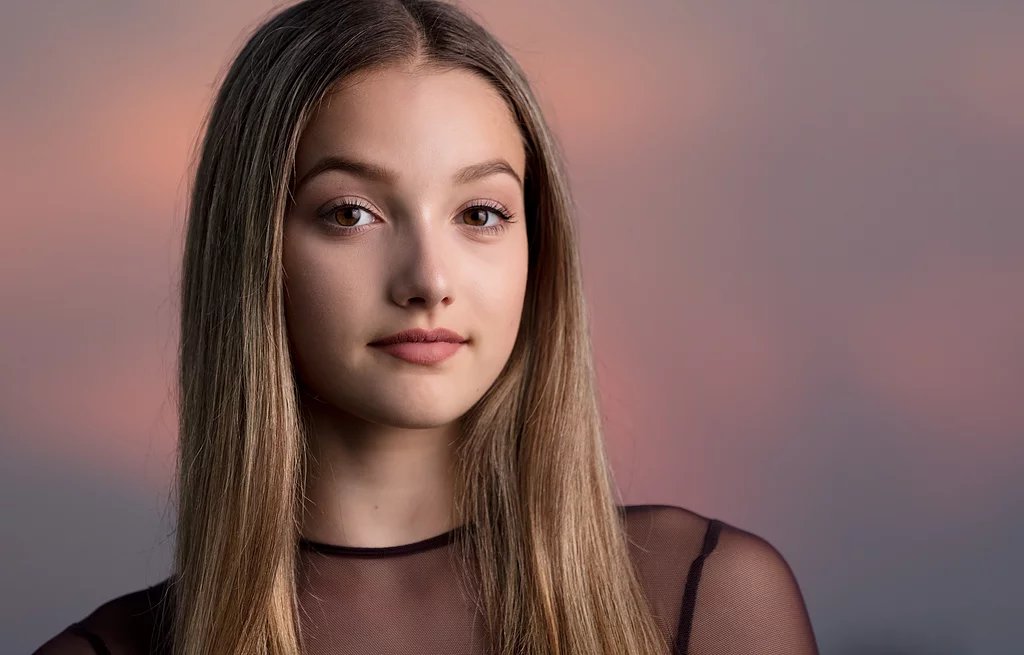 Hailey Fauchere from Family Channel's Backstage will be signing autographs at Footloose Dancewear today between 12pm and 2pm! Her dance wear collection Hailey Dancewear is also 15% off - today only! @thekingswaybia <a href="/haileyyfauchere/">Hailey Fauchere</a> #shoplocal #dance #Toronto #ballet