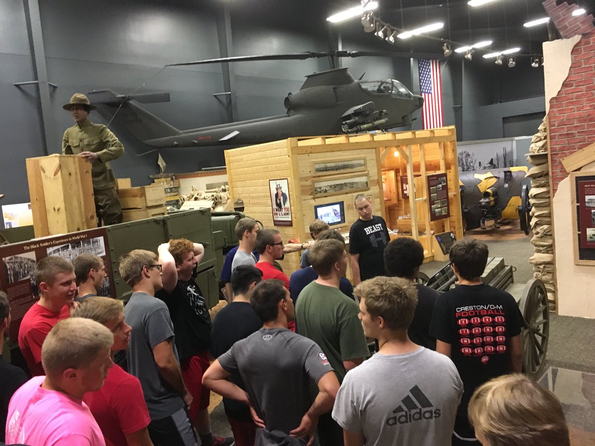 CrestonFB's tweet photo. Panther football visiting the Iowa military museum. #intothetrenches https://t.co/RNyk1jDC3G