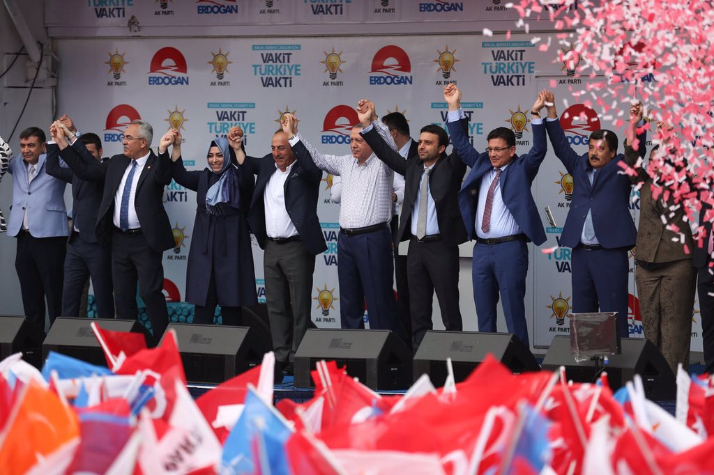 Millet'in Adamı Cumhurbaşkanımız Sn.Recep Tayyip Erdoğan'ı her zaman olduğu gibi bugün de muhteşem bir kalabalıkla bağrına basan Antalyamız'a teşekkür ediyoruz...