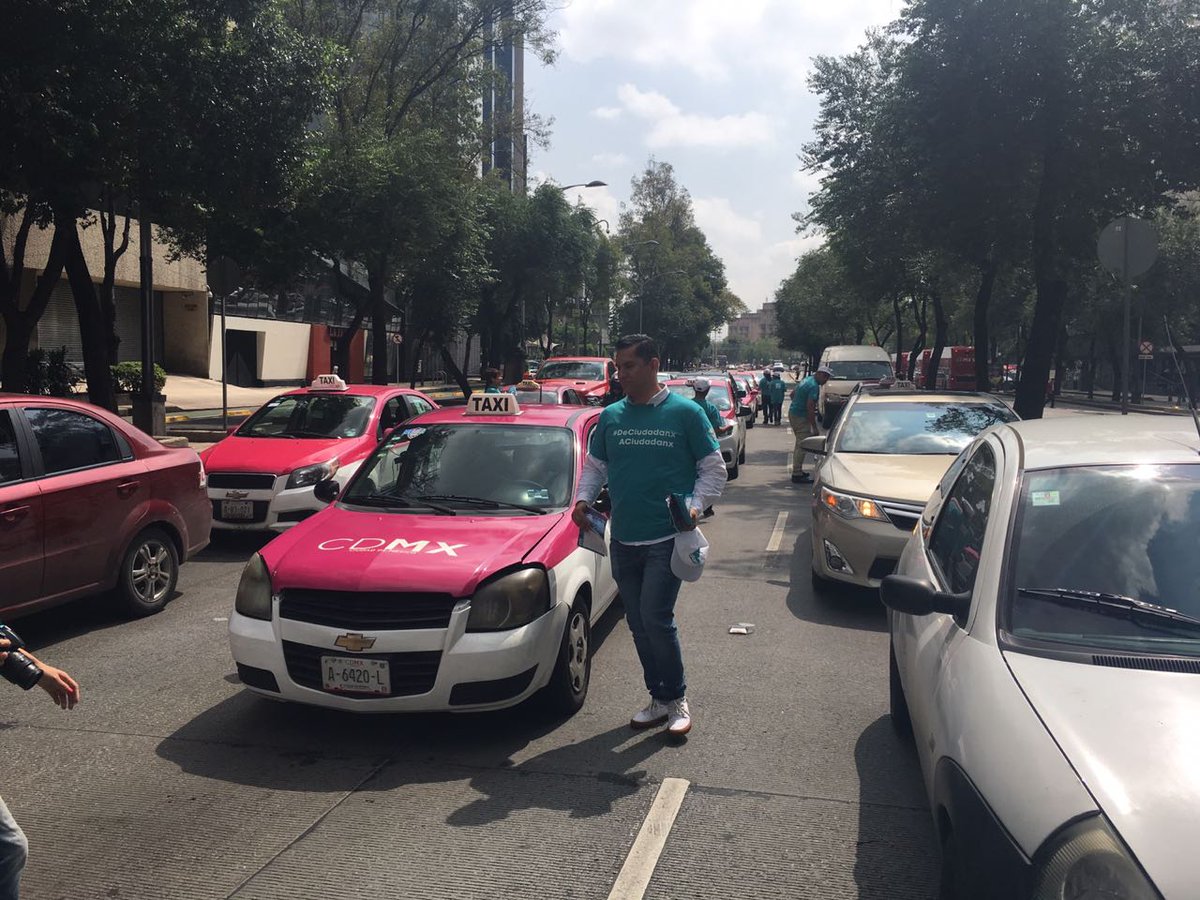 NAlianzaCDMX's tweet photo. Es momento de tomar la mejor decisión, es momento de corregir lo que está mal, es momento de hacer que las cosas suceden 👊🏻.
Mi #VotoUtilEsNuevaAlianza ✅ #ParaSalvarAMexico #NACDMX https://t.co/4RVjZJVGAJ