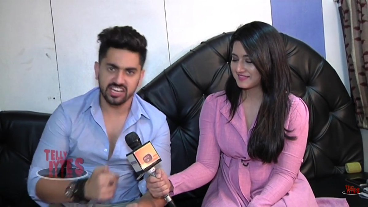 Sidnaazlive's tweet photo. Haters-Dont think more.They r just good friends ok...
Me-#OkButNotOk.😒😌😌😌😌😌
#Naamkarann #AdiZa #AvNeil https://t.co/zHuDsmSNIK