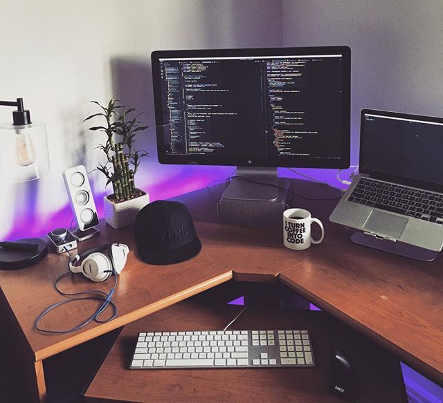 TravisWerbelow's tweet image. Good morning!
---
It&apos;s #sideprojectsaturday 🤓
---
My goal for today/weekend is to create a small pomodoro app in React and blog about it.
---
But first, ☕️