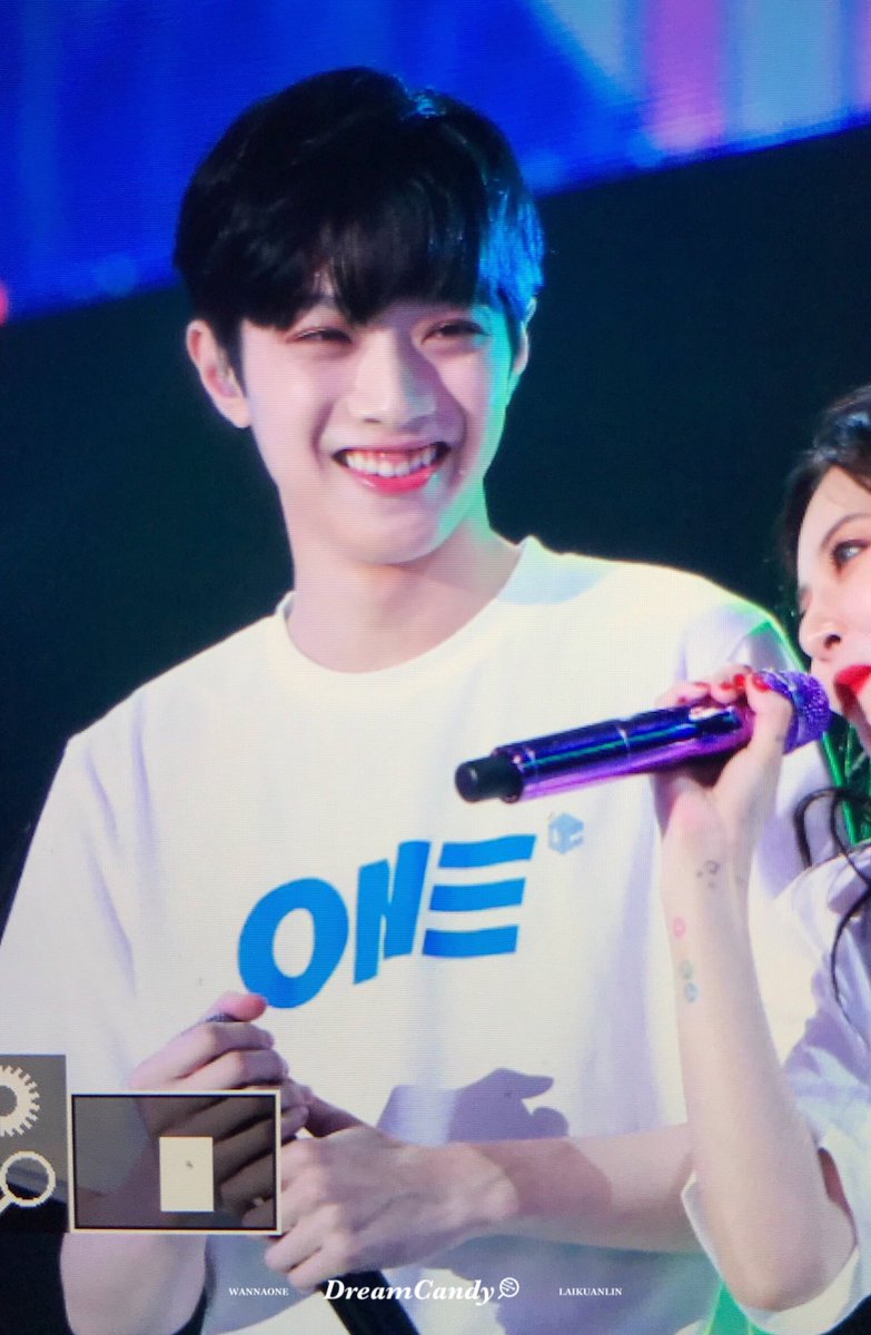 dreamcandy0923's tweet photo. 180616 큐브 콘서트 프리뷰

#라이관린 #Laikuanlin #워너원 #WANNAONE https://t.co/WdKsMjXAKW