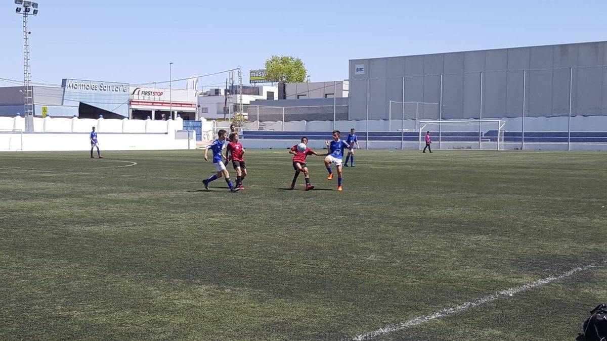Travelsports_ES's tweet photo. Momentos torneos ya en marcha !!! #bahiaderoses #viladelloret #MarMenor #torneodefutbol #futbol #football #youthfootball #futbolbase https://t.co/bPf1LAUzJX