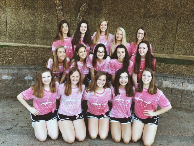 Pshpatriettes's tweet photo. Jv and Varsity are headed off to camp at SEMO! Good luck ladies💕 https://t.co/BS29cl4OsZ