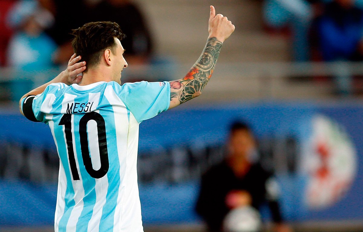 HOY TODOS LOS CARETAS QUE TE CRITICAN, SON LOS MISMOS QUE DESPUÉS GRITAN TUS GOLES.
VERTE JUGAR VALE MÁS QUE CUALQUIER COPA🇦🇷