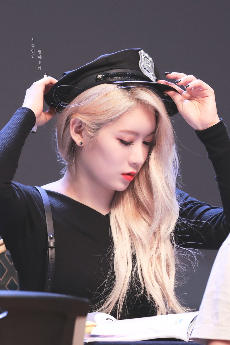 with981019's tweet photo. 1806615 #프리스틴 #레나 https://t.co/ynZamXBiVY