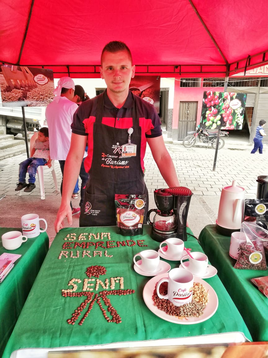 MaraDuqueG2's tweet photo. Aprendices de #SENAEmprendeRural lanzan su marca de café especial
@AngieTunjano @teorendono @portiz_a @acalderon1974 @SENAComunica @jatorresm13 https://t.co/IrHhoFasBR