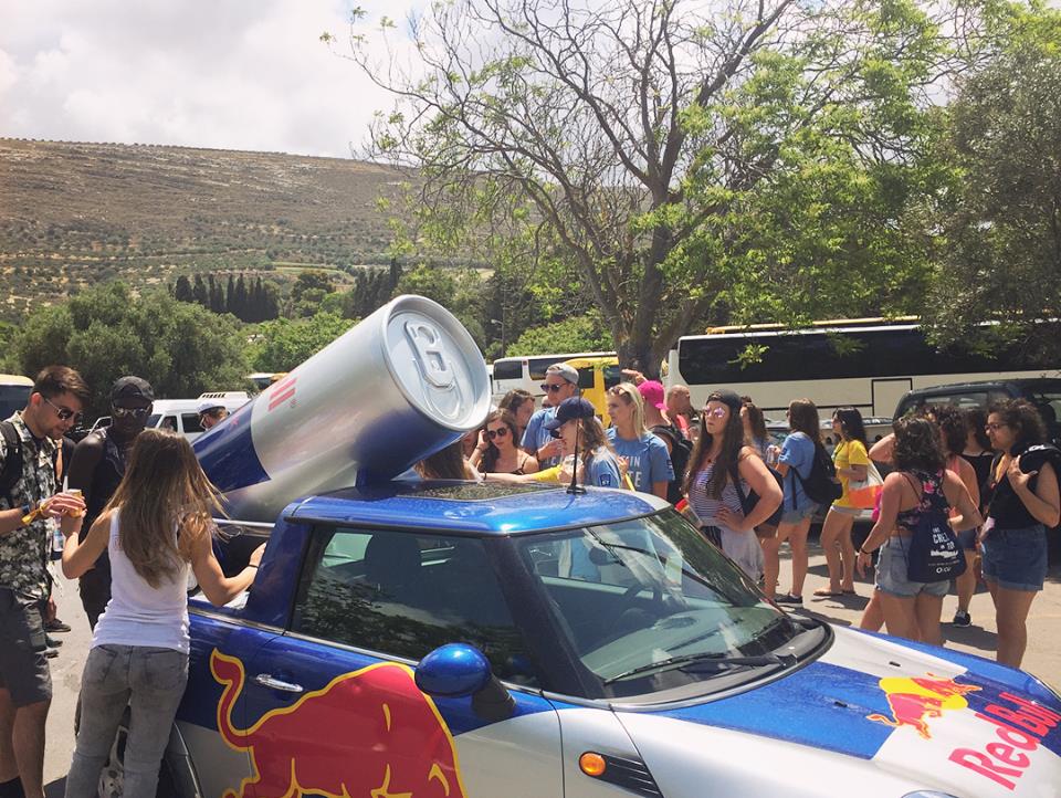 TheCreteTrip's tweet photo. Erasmus people on #TheCreteTrip2018 got lot of energy before our visit to Matala Hippie Village thanks to @redbullGRE energy drink! 😎

#TheCreteTrip #LostInCrete #myTCT #pamekriti #RedBull https://t.co/C87dGHrWSH