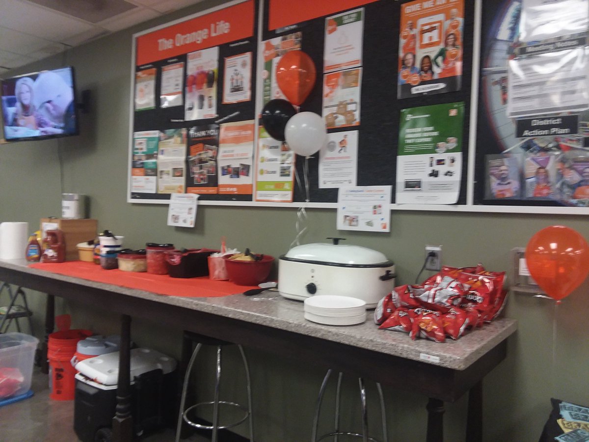 saravalladarez's tweet photo. #2842orangeblooded day @jamesahein @1TransitGeek @jonmathisenTHD @Cp275Matt @rmalotky https://t.co/DxuieCMj6U