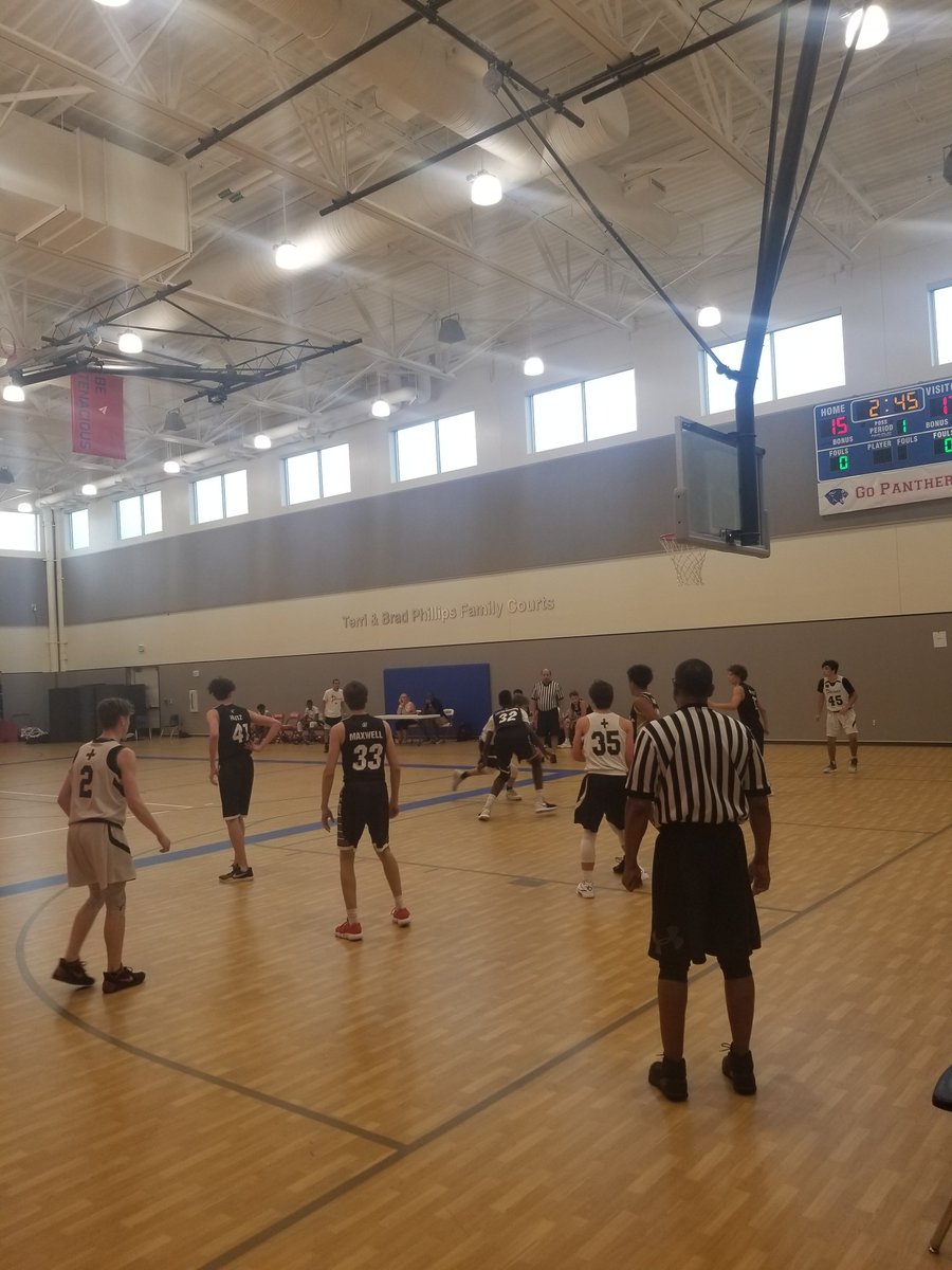 Things have gotten under way at the Heart of Competition Sports June Showcase 4th grade to 17U teams getting in work in before July <a href="/BMMbasketball/">BasketballMeansMore</a> <a href="/Ani_Umana/">Ani Umana</a>