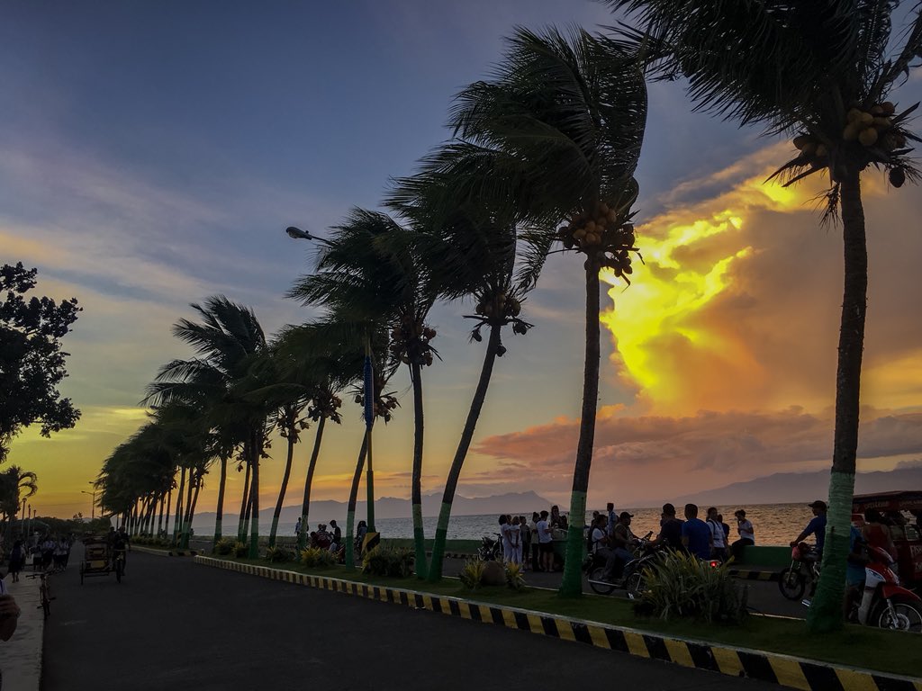 khinocalabio's tweet photo. There are no rules of architecture for a castle in the clouds.
- Gilbert K. Chesterton
.
.
.
.
#ByaheNiKhino #WHPgetlost #wanderlust #globetrotter #instapassport #aroundtheworldpix #ig_masterpiece #campinassp #flashesofdelight #travelog #mytinyatlas #visualmobs #theglobewanderer https://t.co/fKwWxtz6sr