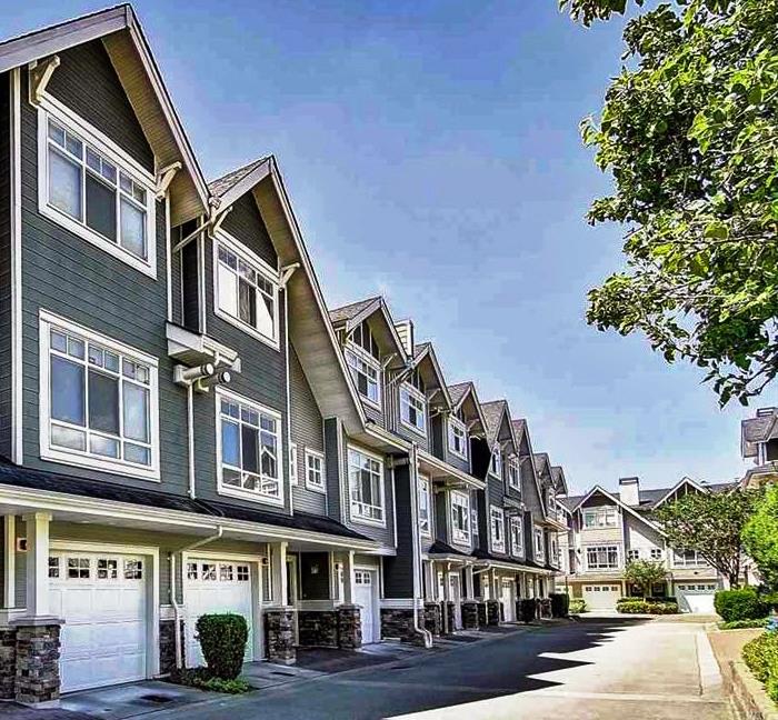 Located in #EastVancouver, #ChamplainHeights consists of various #townhouse developments, a large number of leaseholds and has the highest percentage of townhouse complexes in the city. ow.ly/OTTN30kwBsJ ForSale #Vancouver #MyVanlistings #HomeForSale #Condos #Homes #home