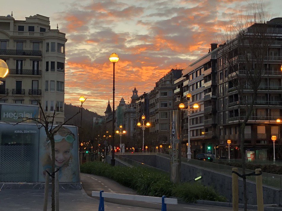starbienatotxa's tweet photo. 🔺 #LasMejoresFotos de l semana . Donostia / San Sebastián, una ciudad con mucha vida . Por @basqueCspirit https://t.co/REOJzZBfCs