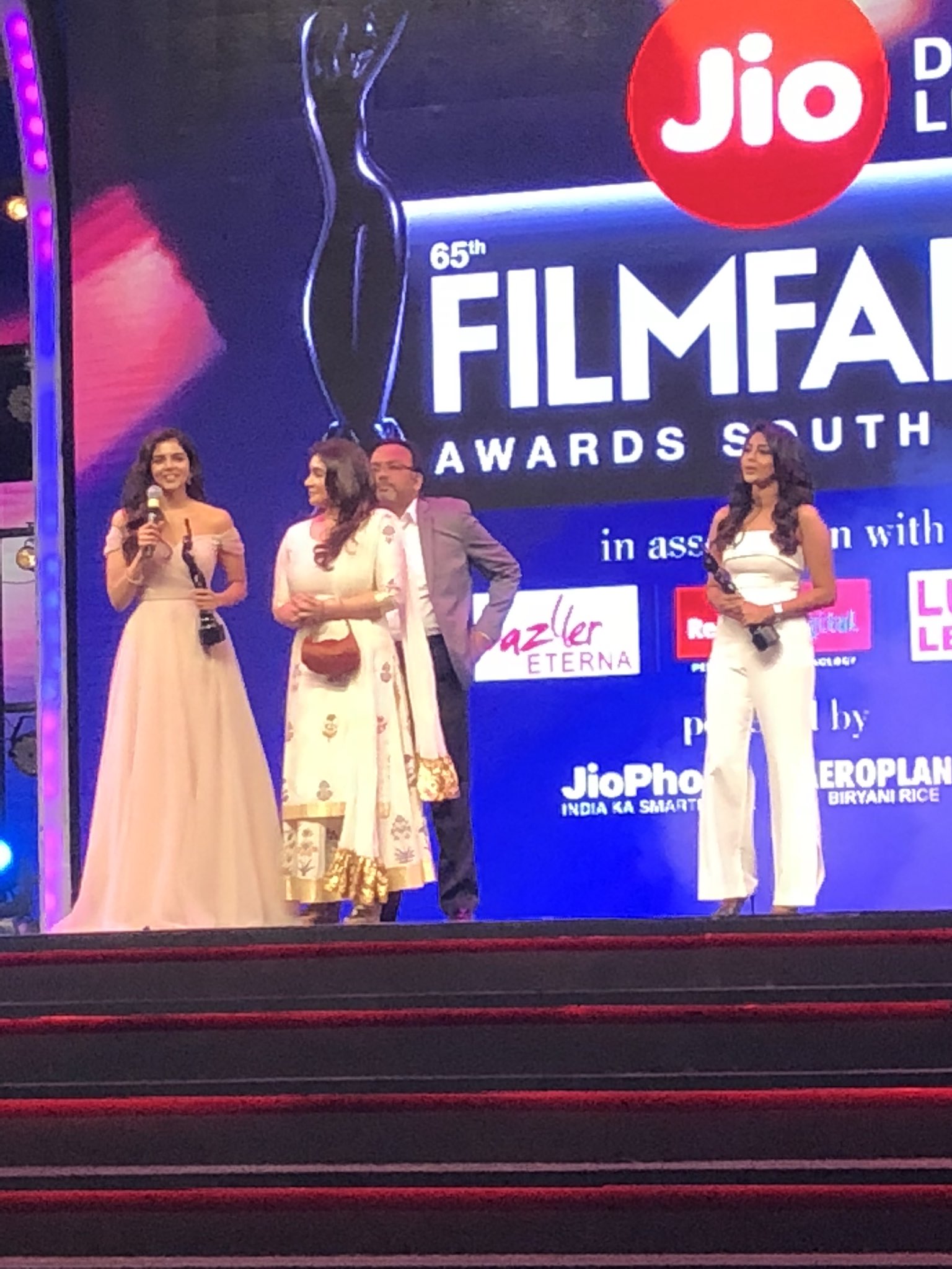 Filmfare on Twitter "The award for Best Debut (Female) goes to 