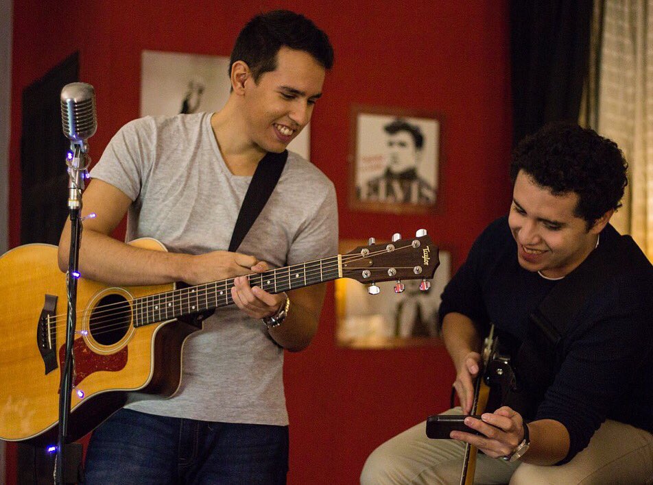 matipamusic's tweet photo. ¡Se viene videito! 🎙
Gracias @carlu380 por las fotos
#matipa #livemusic https://t.co/R4maiJr62Z