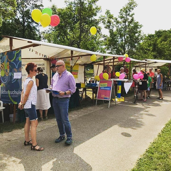 Wir sammeln fleißig weiter in #Bornstedt. Kommt vorbei und gebt ein Zeichen für #Brandenburg und #Tegel. #ProTXL #Tegelretter