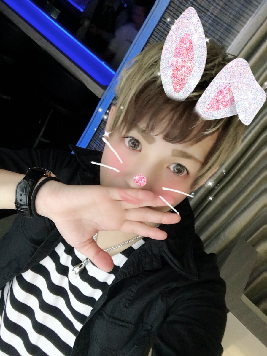 HaKu_adidas's tweet photo. 仲良くされてます！
嬉しいことです😭😭😭

ありがたや(*´•ω•`*)✌️

さぁ呑もう呑もう https://t.co/hOdof5gjI7