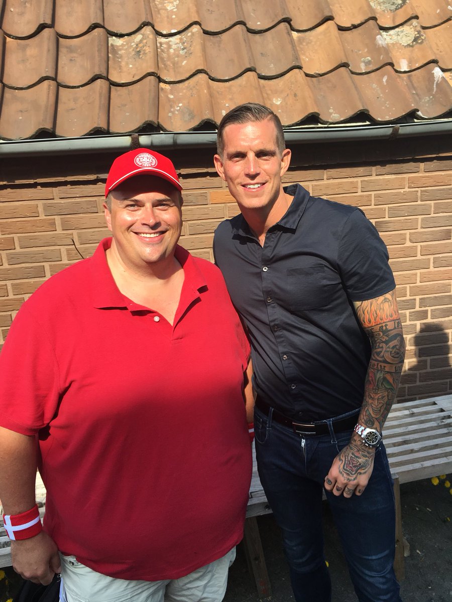 En fornøjelse, at <a href="/DanielAgger/">Daniel Agger</a> kigger forbi vores fodboldsoptakt på Grønbechs Hotel. Og stor ros til <a href="/DBUfodbold/">DBU - En Del Af Noget Større</a> for deres åbne #smdk-strategi. #fmdk