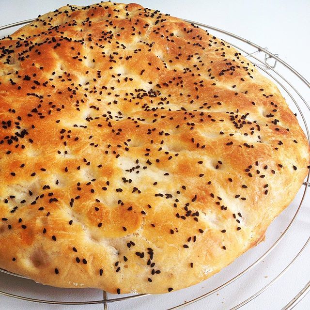 foodflaneur's tweet image. Fladenbrot für den heutigen Grillabend 😋 #baking #backenmachtglücklich #bakeyourown #bread #slowbakery #26Stunden .
.
Rezept gibt's im Blog, falls es jemand nachbacken möchte.
#highcarb #hightaste