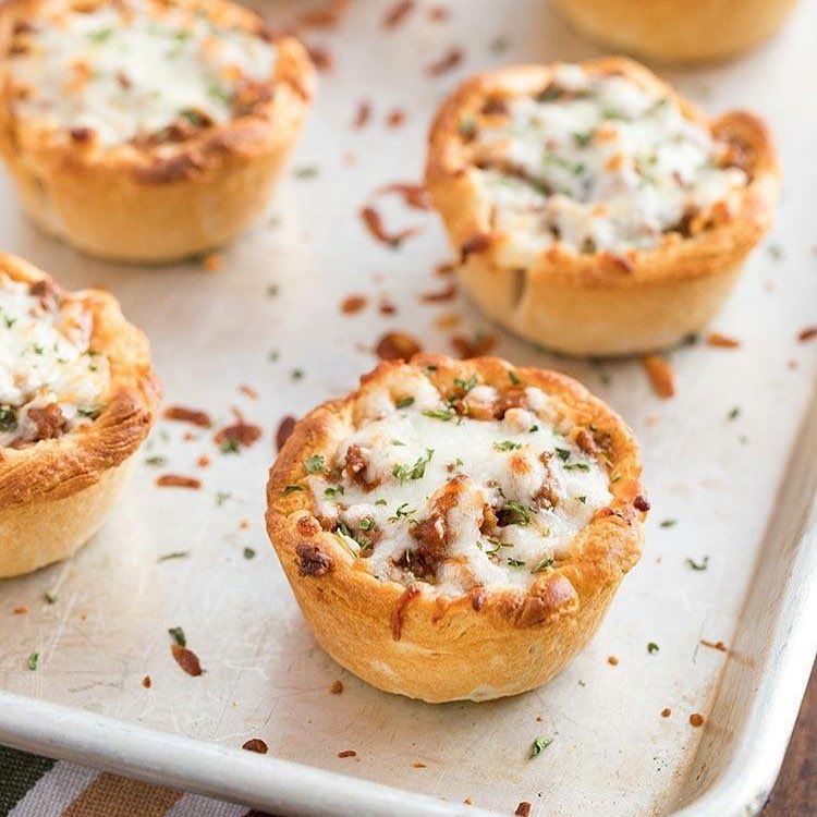 cookbookplugin's tweet image. We have a rule of thumb around here - food stuffed into other food is always a good idea. Check out these Italian biscuit cups from @makeaheadmealmomma!! This recipe is sure to be a fan favorite at home or at a party 🎉

instagram.com/p/BjYAeypnZvz/…