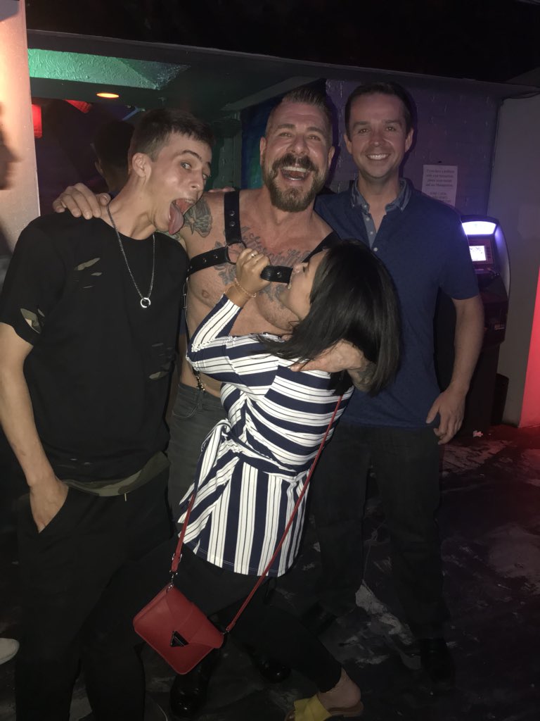 cdedbdfish's tweet photo. @RoccoSteeleNYC The family that plays together stays together 😇 thank you https://t.co/lo4OZTFqw6