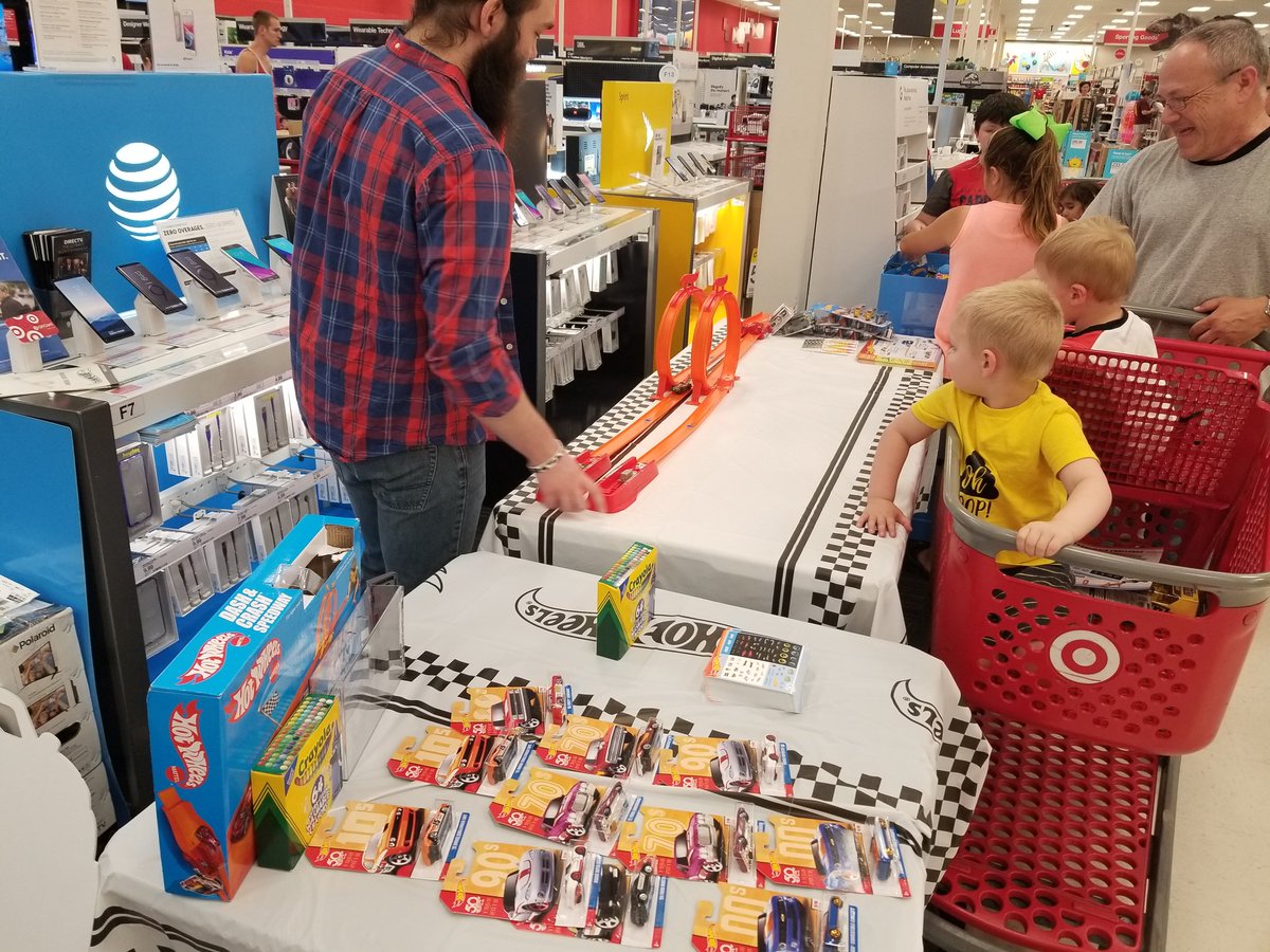 MazanecBlake's tweet photo. 🏎🏎It's hot outside and hit in here with our hot wheels event getting off to a great start. Bring the kids for a joy ride!!🏎🏎 #1509ohsofine #T1509 @jamaal_edwards @A_Leigh_ @ContrucciJoe @BrianLeas @vml_christyrose @SackettBrandon @KatieTargetLady @TamaraB98993117 https://t.co/8rYmeVr6ZQ
