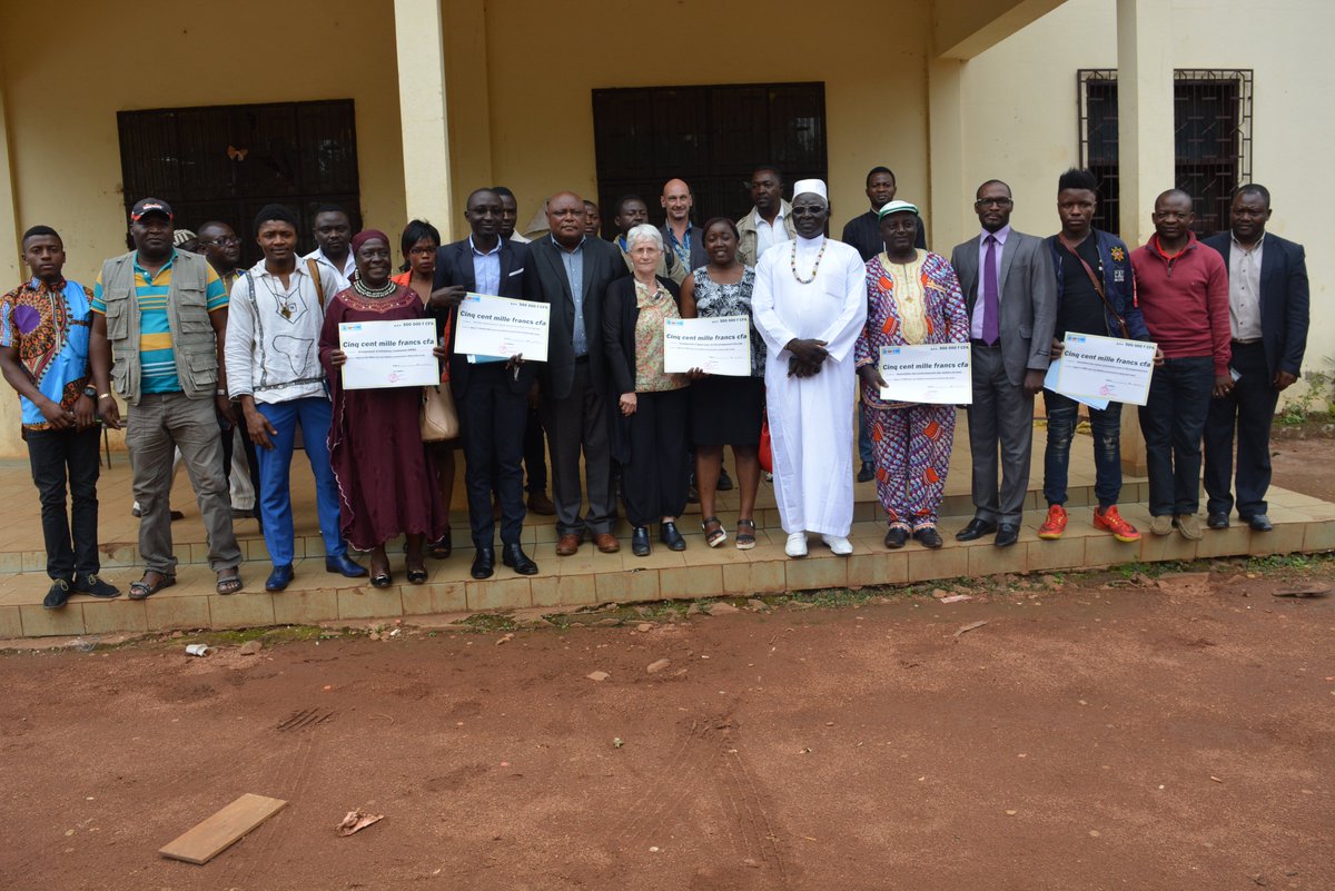 Commune de Dschang tweet media