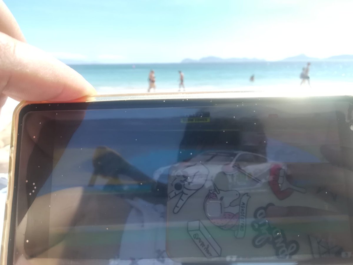 AG_Competicion's tweet photo. Viendo las 24h de Lemans desde la playa ✌️ quiero una gorraa!! #AlonsoLeMans https://t.co/ESZhNIxbDy