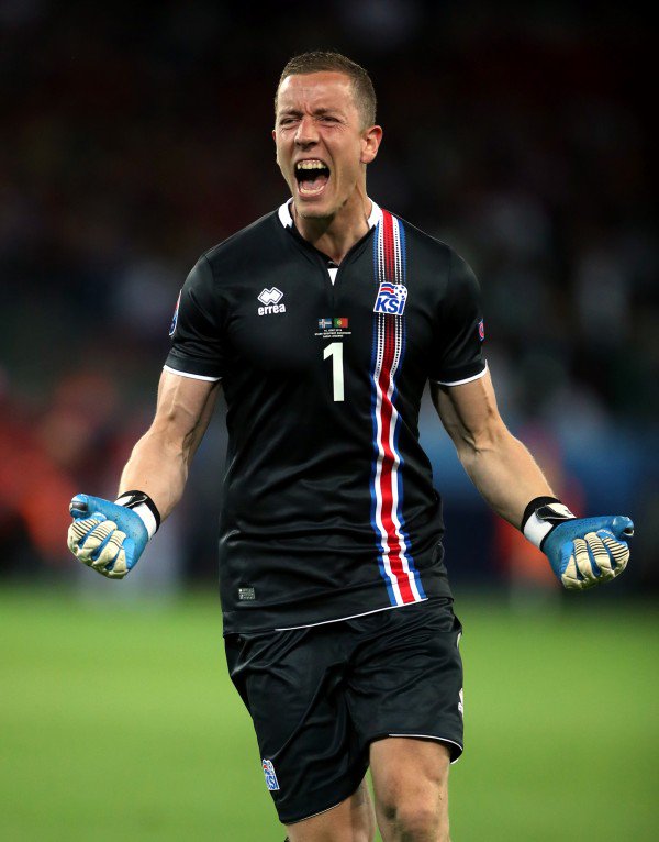 Omaaar96's tweet photo. Let's take a moment to appreciate Iceland's goalkeeper as well, was brilliant today 💪 https://t.co/49fomrJh54
