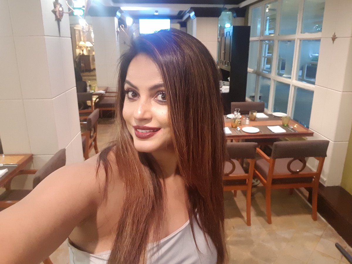 nituchandra's tweet photo. Launched #Irisglam #Fashion Institue with #Naturals , the hair n beauty salon at my favourite hotel #CrownPlaza in #Chennai and #Dakshin #restaurant , the bestest #southindian #food , nothing could have been better. #Chennai surely gets glow on my face ❤ #Tamilnadu !NANDRI 🙏🤗 https://t.co/tff7lQSaMO