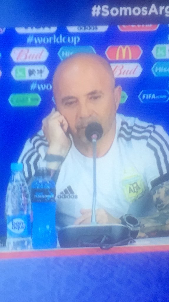 Este tipo es un motivador, con esa cara te convence y salis a comerte el mundo