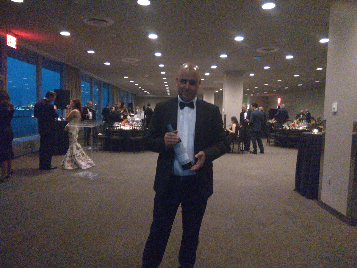 Muy feliz por mi amigo Fernando, más que merecido !!! 
Laureatus, ha servido el único vino blanco que se degustó en una gala solidaria reciente,celebrada en la sede de la Organización de Naciones Unidas (ONU), en Nueva York. 
<a href="/Rias_Baixas/">D.O. Rías Baixas</a> <a href="/RVRiasBaixas/">Ruta Vino Rías Baixas</a> <a href="/depo_es/">Deputación Pontevedra</a> <a href="/SastrePaco/">PACO SASTRE</a> 👏👏👏