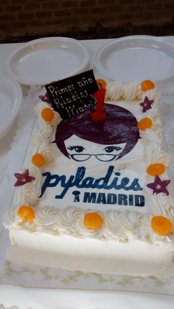 HiddenDeurru's tweet photo. #Felizcumpleaños, @PyLadiesMadrid !! Y felicidades por un eventazo como la #FiestaPyLadies, que ha estado cargado de cosas interesantes (y de comida)! Esperando ya la del año que viene😉 #python #womentintech https://t.co/7ikp5TYfgt