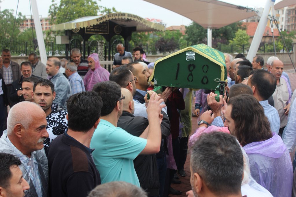 aktanitimkonya's tweet photo. Davamızın bir neferi, bizim yol arkadaşımız Mustafa Yılmaz beyi bugün ebediyete uğradık. 
Allah rahmetiyle merhamet eylesin.
Yılmaz ailesinin başı sağolsun. https://t.co/BPCII6QQDb