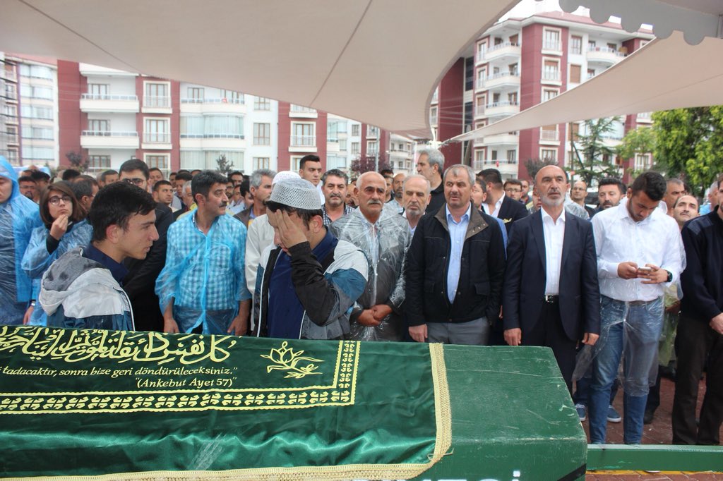 aktanitimkonya's tweet photo. Davamızın bir neferi, bizim yol arkadaşımız Mustafa Yılmaz beyi bugün ebediyete uğradık. 
Allah rahmetiyle merhamet eylesin.
Yılmaz ailesinin başı sağolsun. https://t.co/BPCII6QQDb