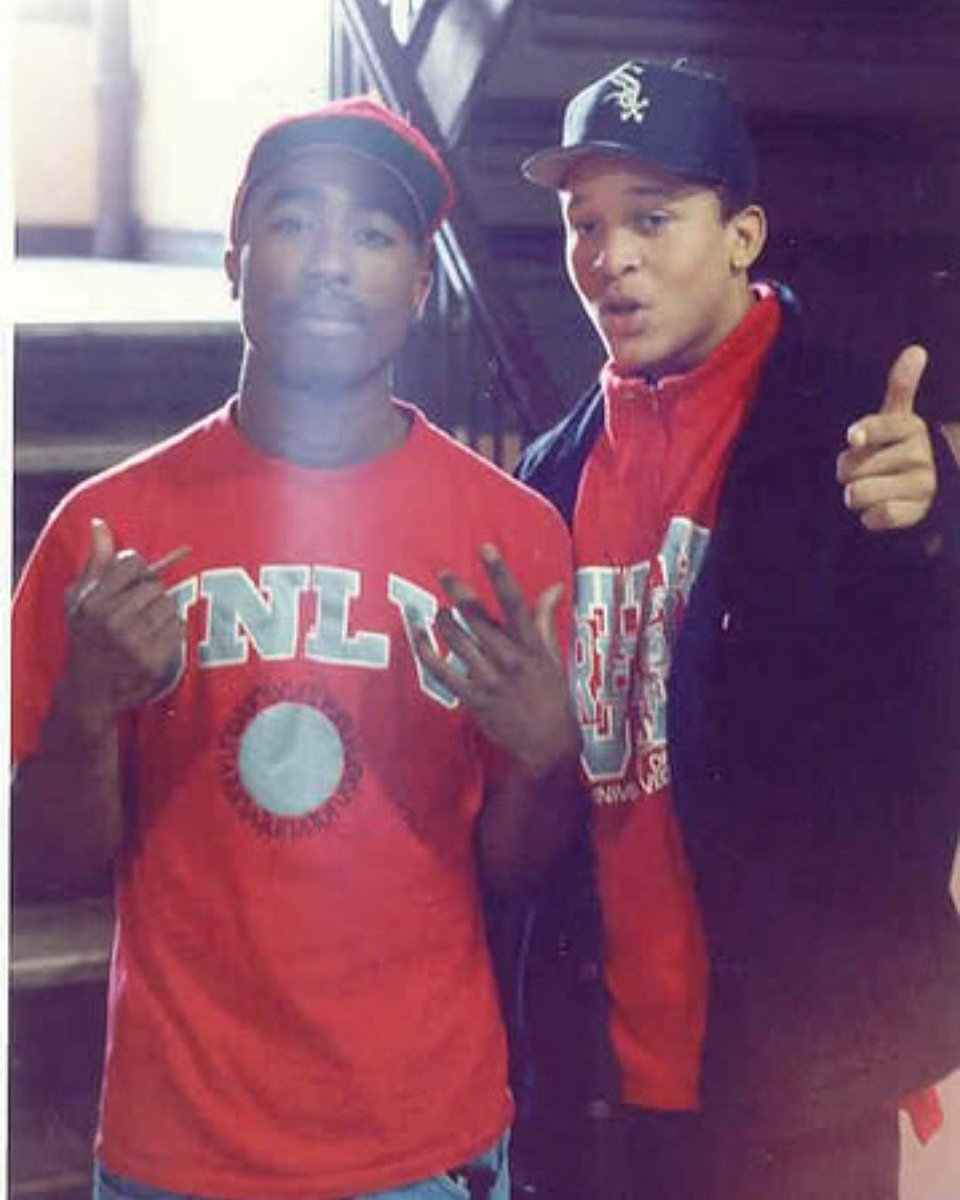 ULIVEVICTORIOUS's tweet photo. Happy G-Day King!
RIP #Pac.

#unlv
#2pac 
#tupac
#makevelli 
#LiveVictorious https://t.co/lykjqDrnuX