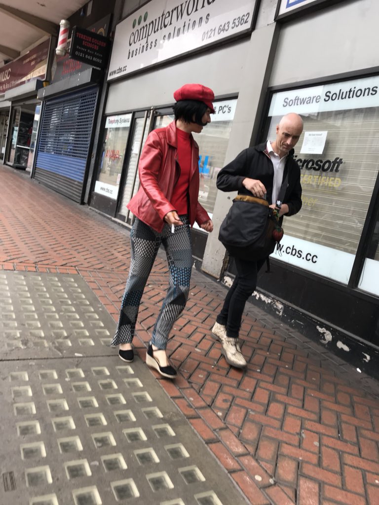 MrRealProGaming's tweet image. This Mario impersonator in Birmingham has the Wrong kinda pants on ........ stupid