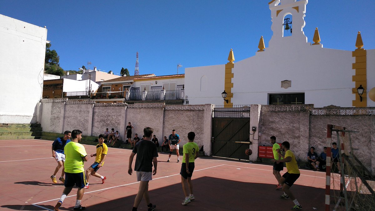 El campeonato de fútbol sala continúa esta tarde, y ya vamos por cuartos.